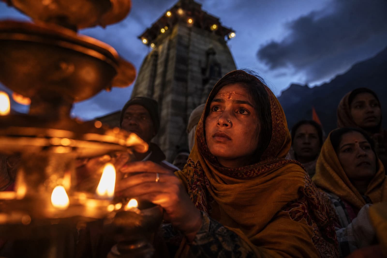 Evening aarti at a Himalayan shrine