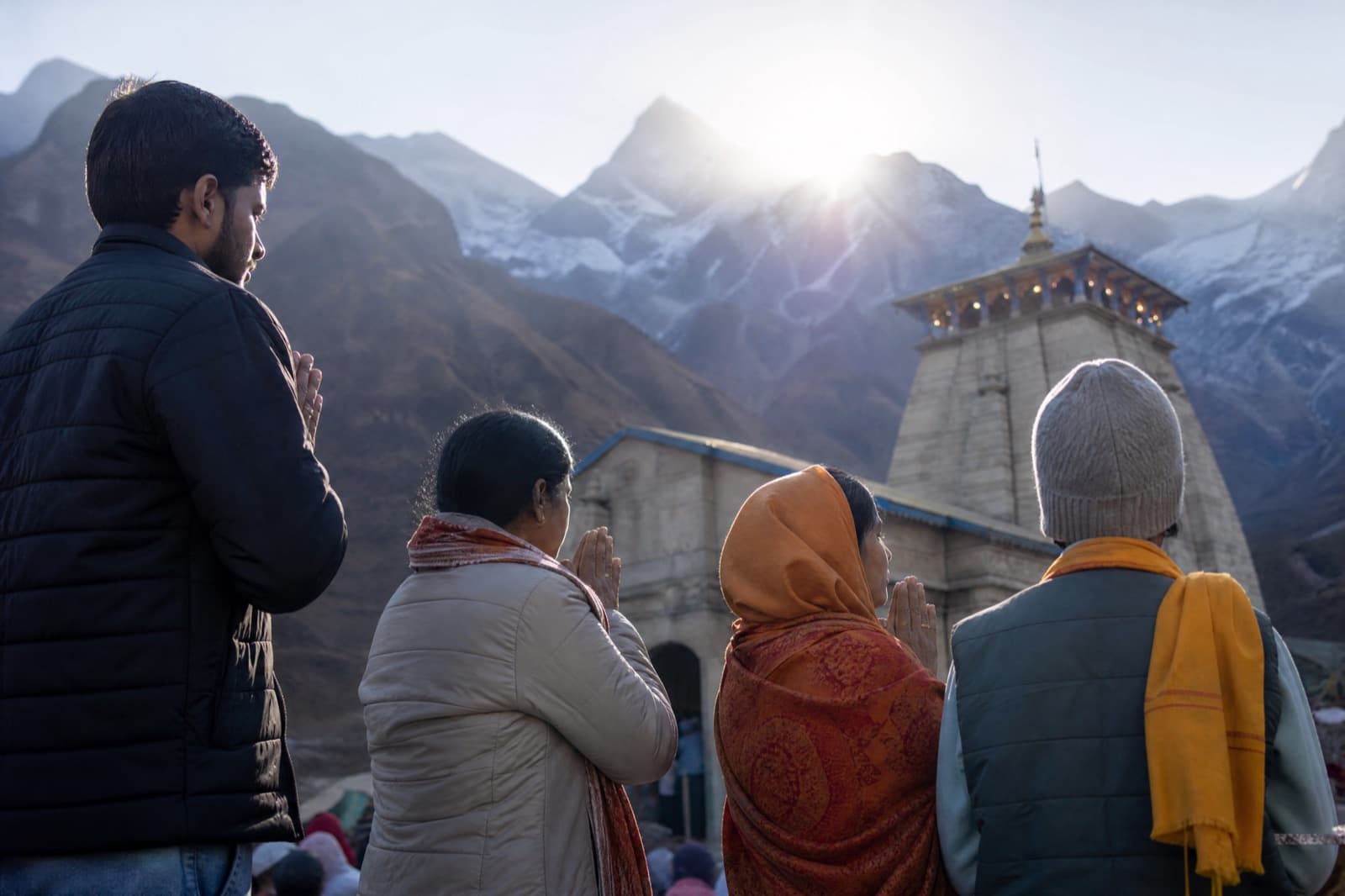 Pilgrims at darshan on the Kedarnath ridge